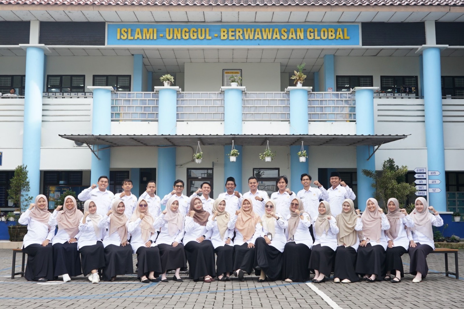 Keluarga Besar SMP UMP